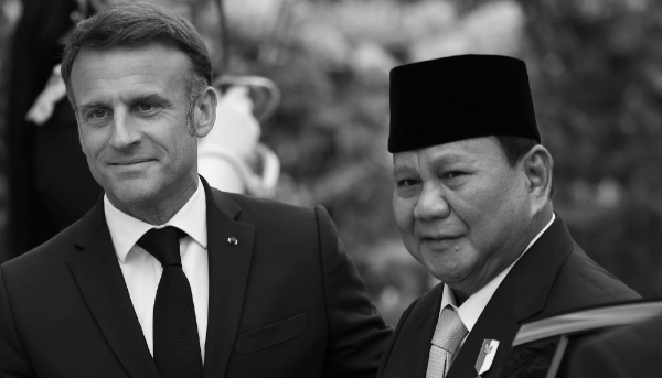 French President Emmanuel Macron and his Indonesian counterpart Prabowo Subianto.